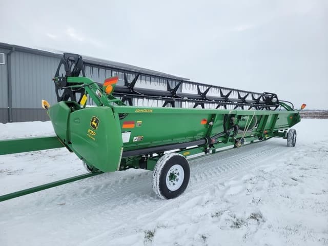 Image of John Deere 635F equipment image 4