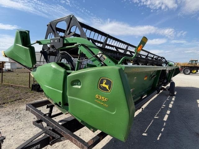 Image of John Deere 635F equipment image 2
