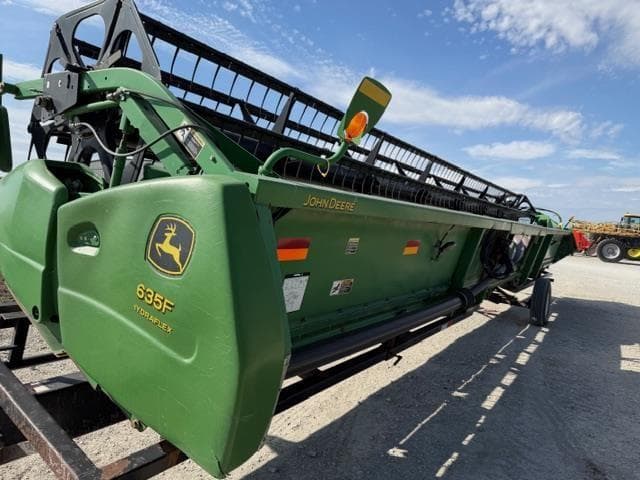 Image of John Deere 635F equipment image 3