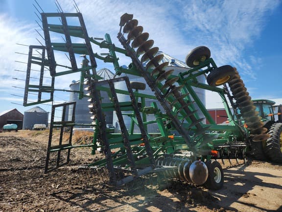 Image of John Deere 637 equipment image 3