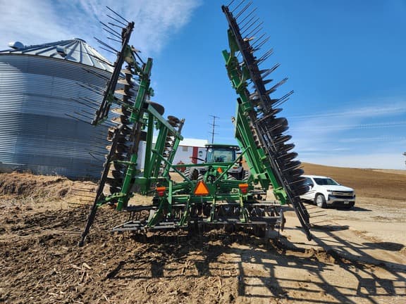 Image of John Deere 637 equipment image 2