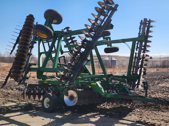 2005 John Deere 637 Equipment Image0