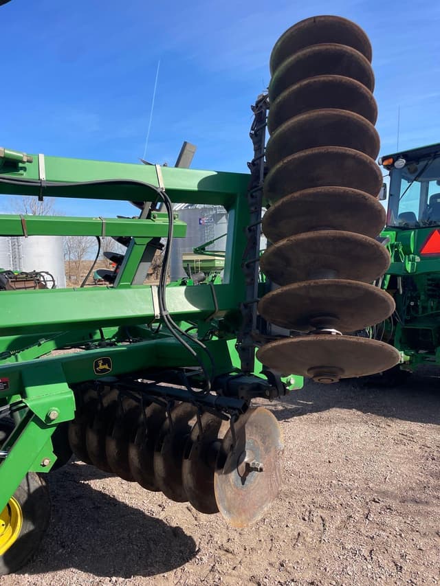 Image of John Deere 637 equipment image 4