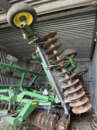 Image of John Deere 637 equipment image 2
