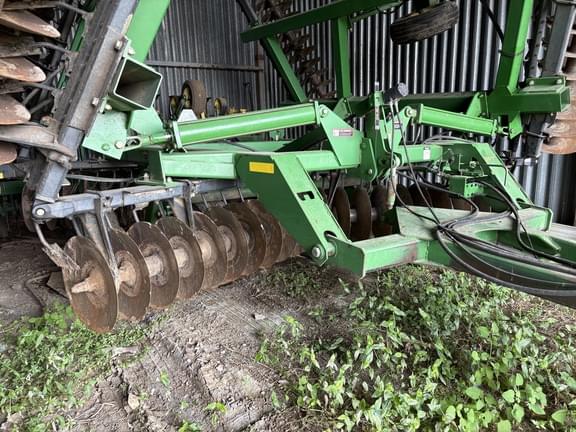 Image of John Deere 637 equipment image 4