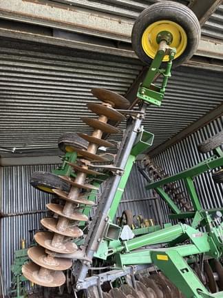 Image of John Deere 637 equipment image 3
