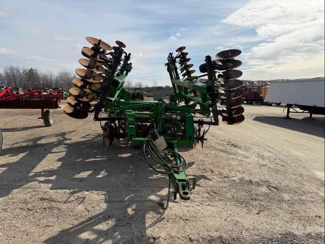 Image of John Deere 637 equipment image 4