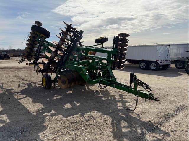 Image of John Deere 637 equipment image 3