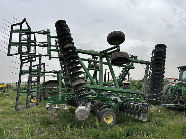 Image of John Deere 637 equipment image 3