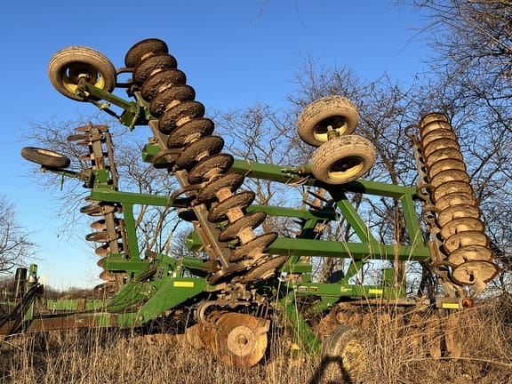 Main image John Deere 637