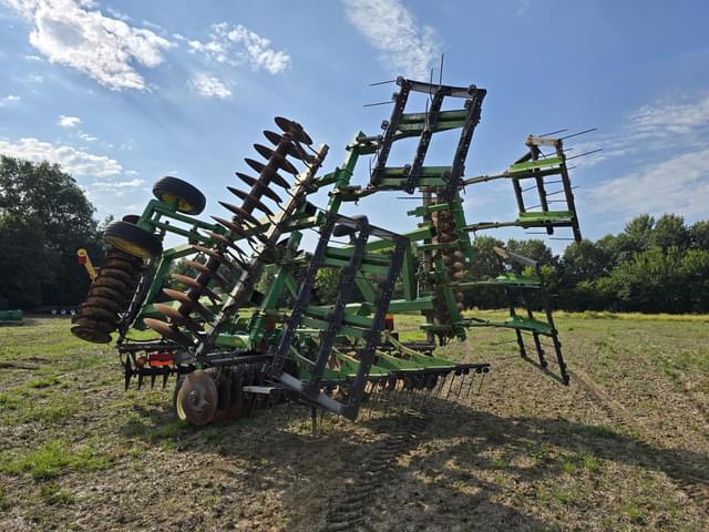 Image of John Deere 637 equipment image 4