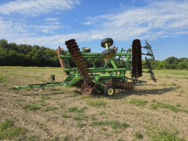 Image of John Deere 637 equipment image 1