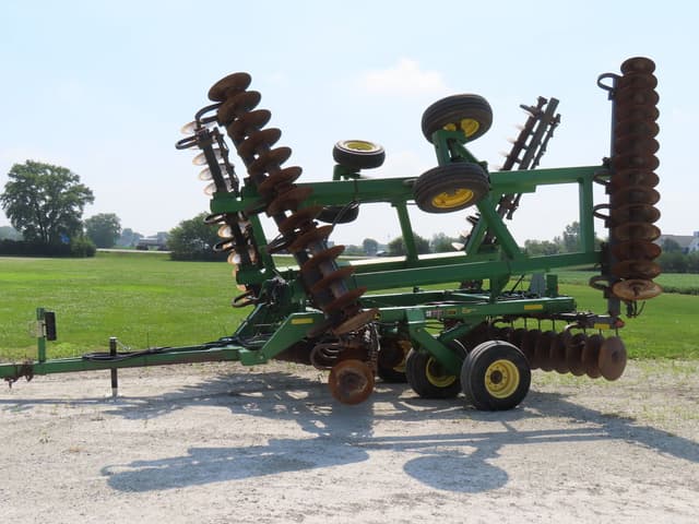 Image of John Deere 637 equipment image 2