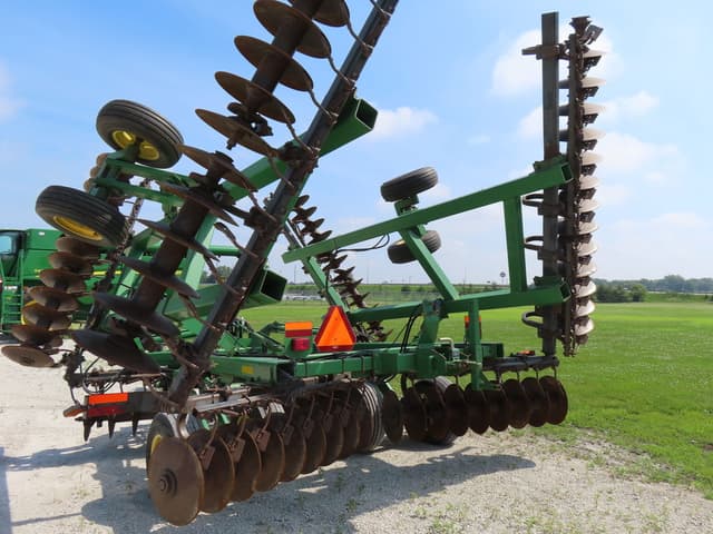 Image of John Deere 637 equipment image 4