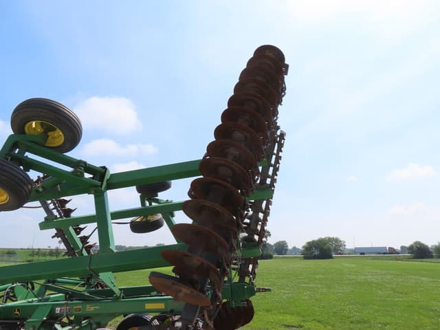 Image of John Deere 637 equipment image 3