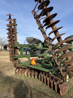 Image of John Deere 637 equipment image 3