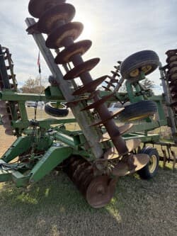 Image of John Deere 637 equipment image 1