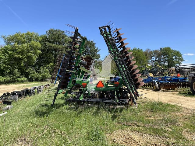Image of John Deere 637 equipment image 3