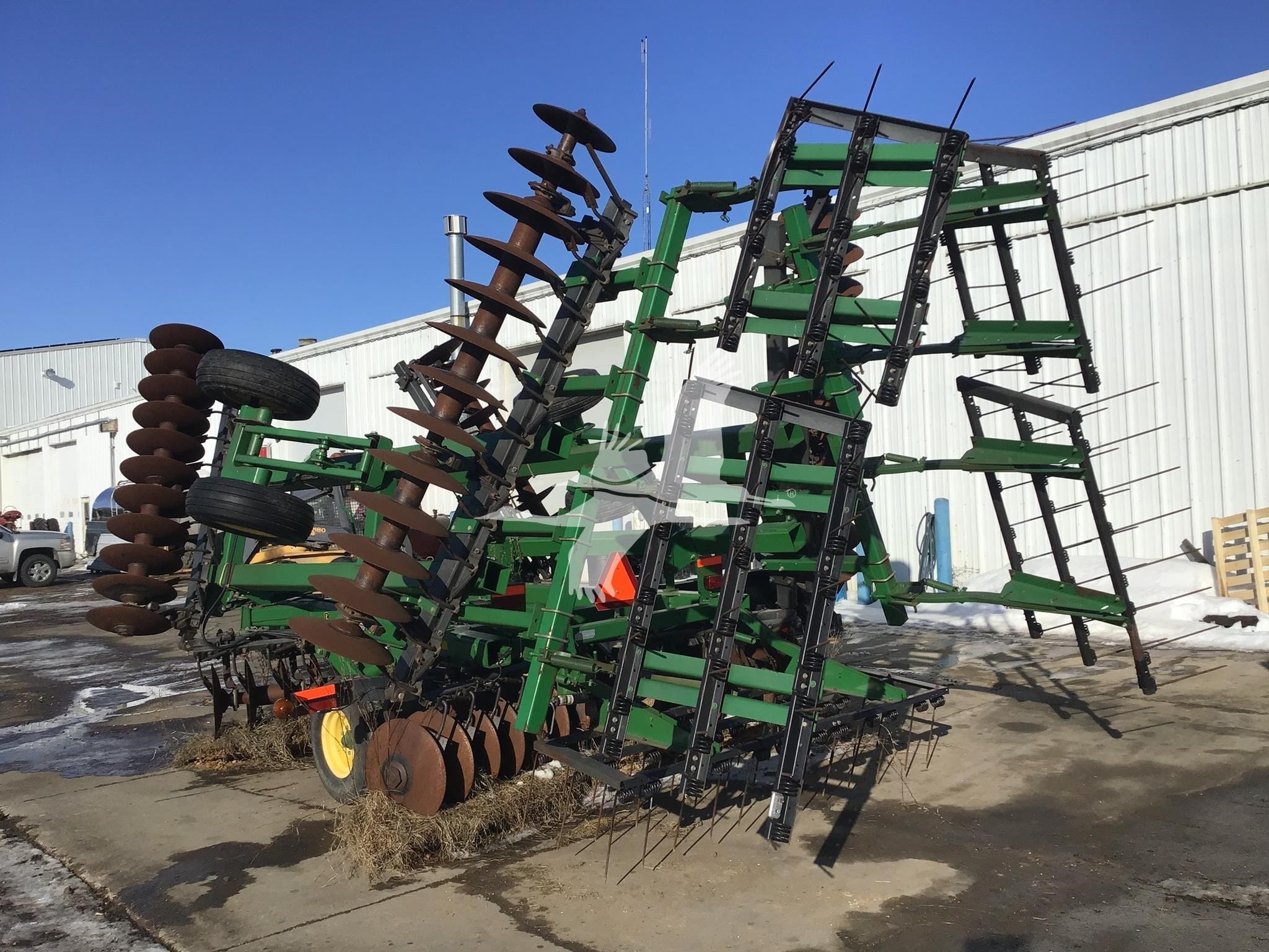 2005 John Deere 637 Equipment Image0