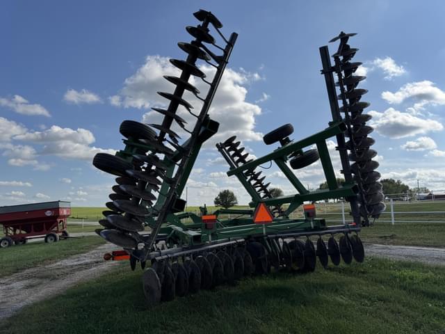 Image of John Deere 637 equipment image 3