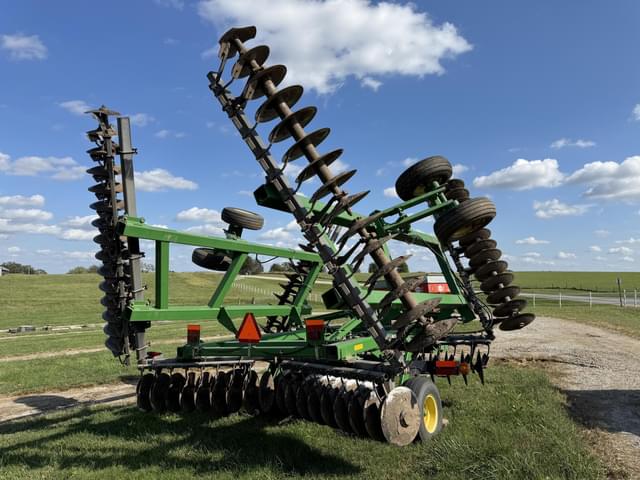Image of John Deere 637 equipment image 2