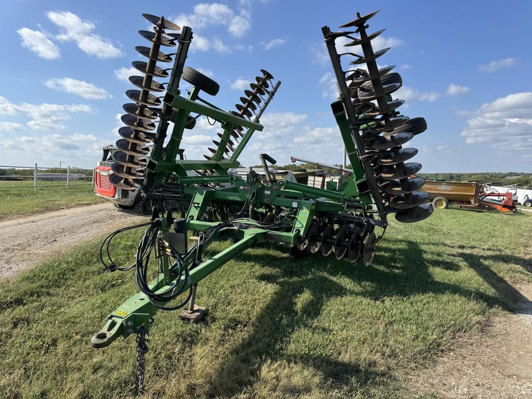 Image of John Deere 637 Primary image