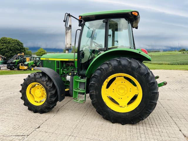 Image of John Deere 6403 equipment image 2