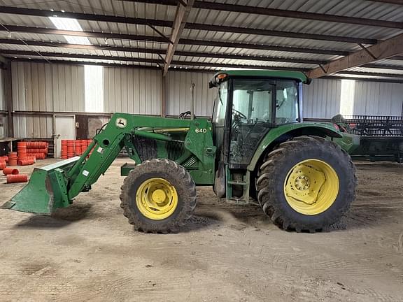 Image of John Deere 6415 equipment image 1