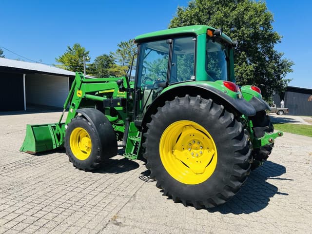 Image of John Deere 6420 equipment image 3