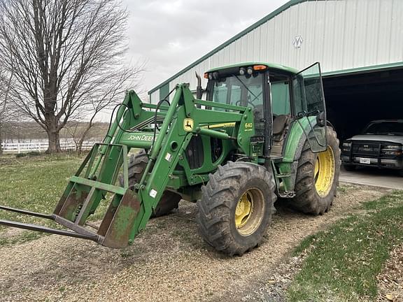 Image of John Deere 6420 equipment image 1