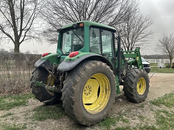 Image of John Deere 6420 equipment image 4