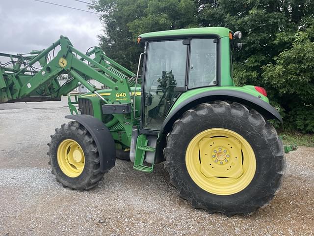 Image of John Deere 6420 equipment image 2