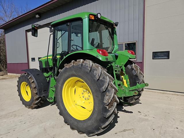 Image of John Deere 6420 equipment image 4