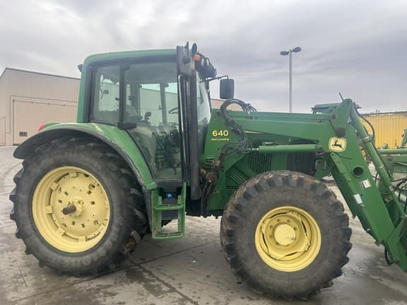 Image of John Deere 6420 equipment image 3