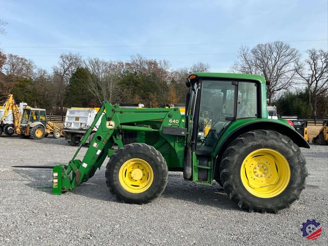 Image of John Deere 6420 equipment image 1