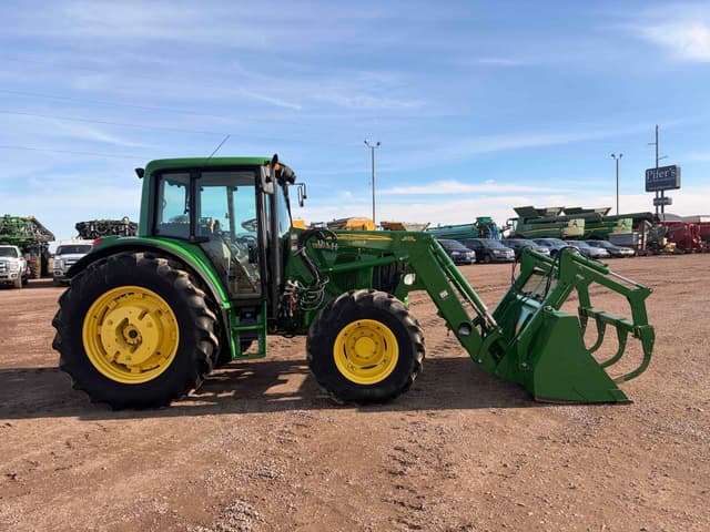 Image of John Deere 6420 equipment image 4