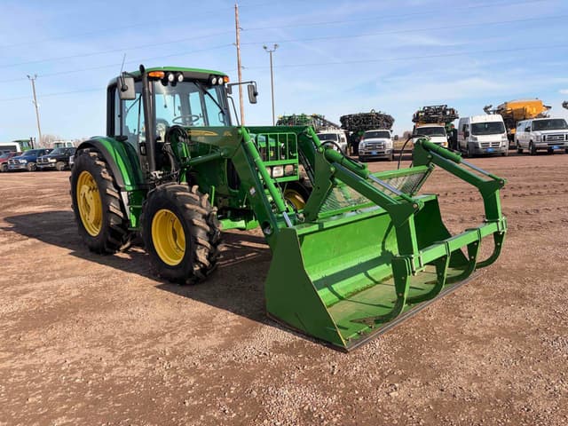 Image of John Deere 6420 equipment image 1