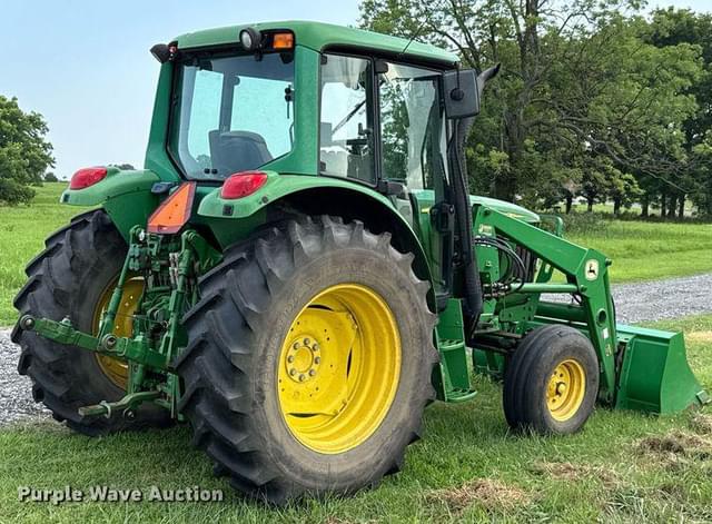 Image of John Deere 6420 equipment image 4