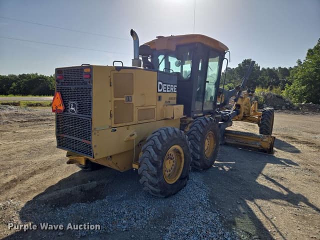 Image of John Deere 670D equipment image 4