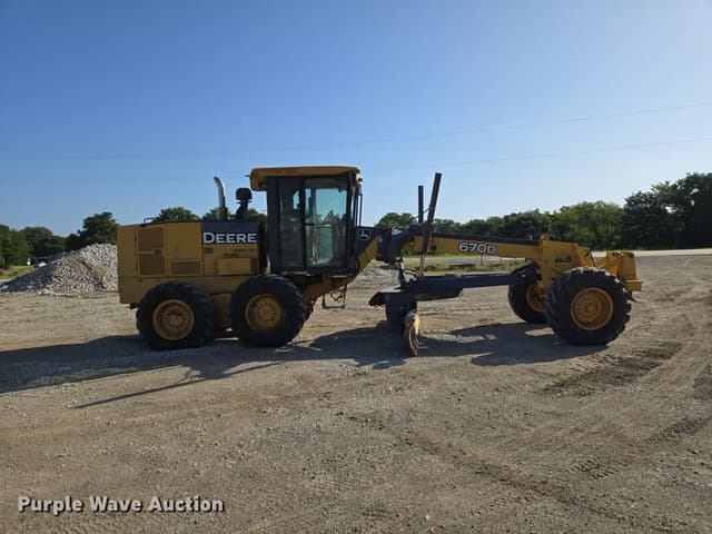 Image of John Deere 670D equipment image 3