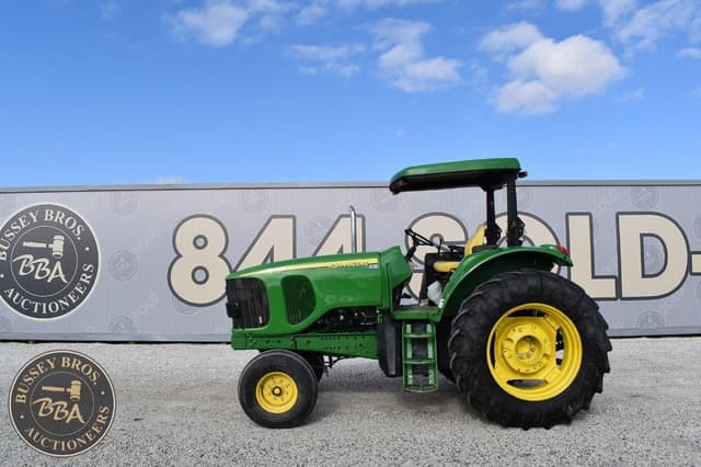 Image of John Deere 6715 equipment image 1