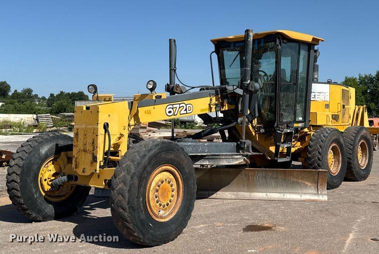 Image of John Deere 672D Primary image