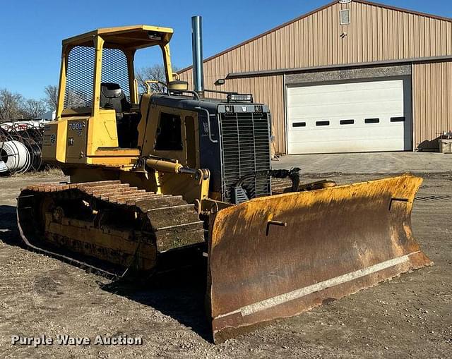 Image of John Deere 700H equipment image 2