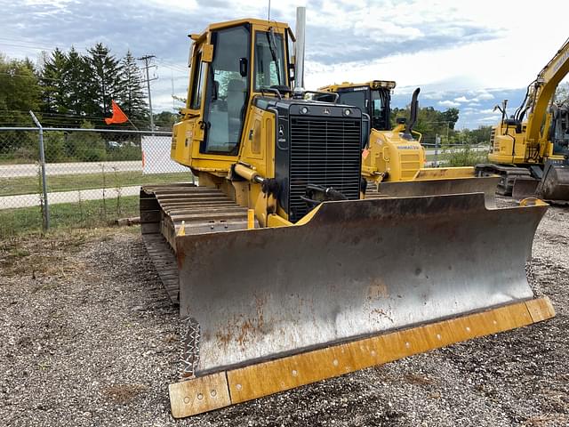 Image of John Deere 700H equipment image 1