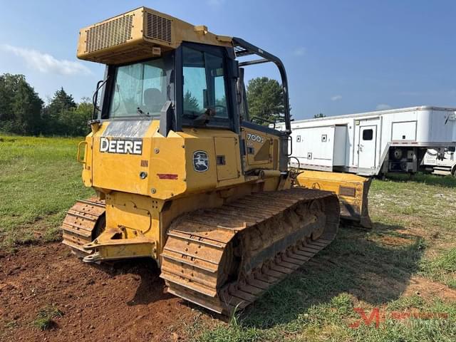 Image of John Deere 700J LGP equipment image 2