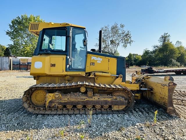 Image of John Deere 700J LGP equipment image 3