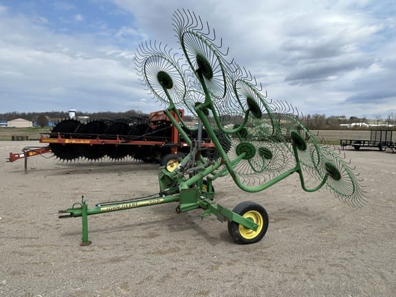 2005 John Deere 702 Equipment Image0