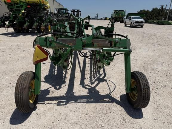Image of John Deere 705 equipment image 2