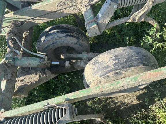 Image of John Deere 714 equipment image 4