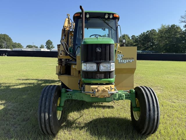 Image of John Deere 7220 equipment image 1